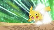 Pikachu usando Ataque rapido