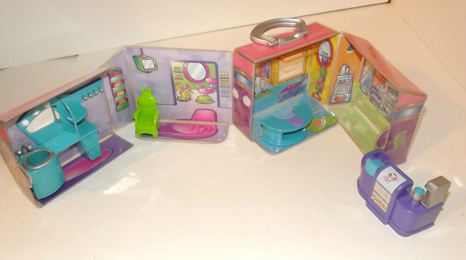 Polly Pocket Color Change Makeover Salon Playset