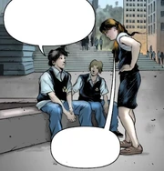 Nancy Bobofit zaczepiająca Percy'ego Jacksona i Grovera Underwooda