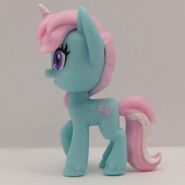 Unnamed Lyra Heartstrings Recolor (Blue and pink, horseshoe cutie mark)