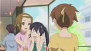 Ritsu with Azusa and Ui - EP 10