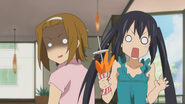 Ritsu overhears azusa