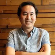 Kim Hwan-Jin ['"`UNIQ--nowiki-00000043-QINU`"'] ['"`UNIQ--nowiki-00000044-QINU`"'] ['"`UNIQ--nowiki-00000045-QINU`"'(Season 3, 5, 6)'"`UNIQ--nowiki-00000046-QINU`"'