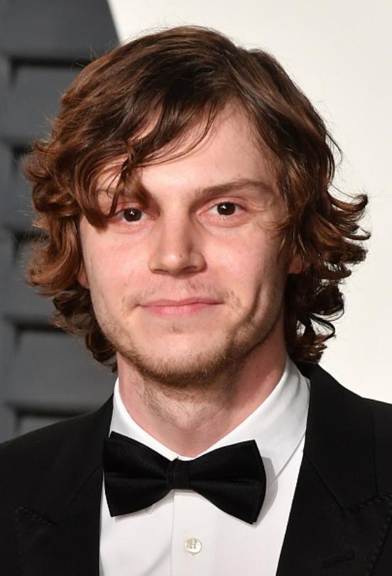 Evan Peters | Pose Wiki | Fandom