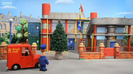 PostmanPatandtheTremendousTree