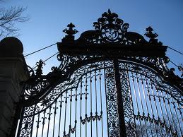 A close up on the Main Gates