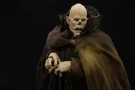 Master (The Strain) can transfer his consciousness by vomiting all his worms onto a person, whether human or vampire, and retaining all his powers.