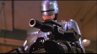 Robocop (RoboCop) can attack a multi-purpose weapon arm...