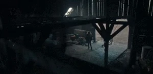 Diana Bishop (A Discovery of Witches) triệu hồi Witch-fire.