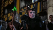 Maleficent (Descendants)-Original.gif (2.37 MB) Maleficent (Descendants) pauses an entire room.