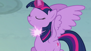 Twilight Uses Magic On Her Vocal Chords