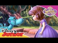 Sofia and Crackle Save The Dragons!🐲 - Sofia the First - Official Disney Channel Africa-2