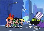 The girls get ready to beat up Mojo Jojo