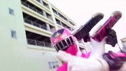 Kyoryuger vs. Go-Busters - ToQ 1gou Pink