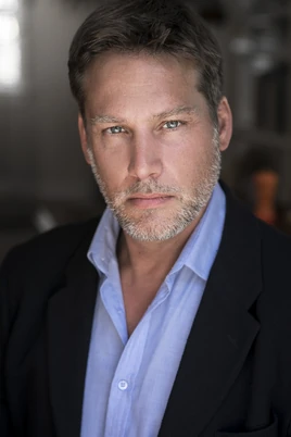 Headshot - Jay Simon