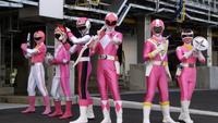 Gokai Change-Pink Rangers (Gokaiger vs. Gavan)