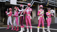 Gokai Change-Pink Rangers (Gokaiger vs