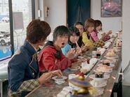 The Ozu siblings' seems their food turned into a sand