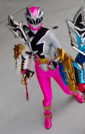 Dino Fury Cosmic Armor Pink Ranger