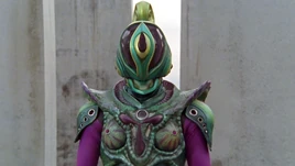 Confrontation Beast Chameleon-Fist Profile