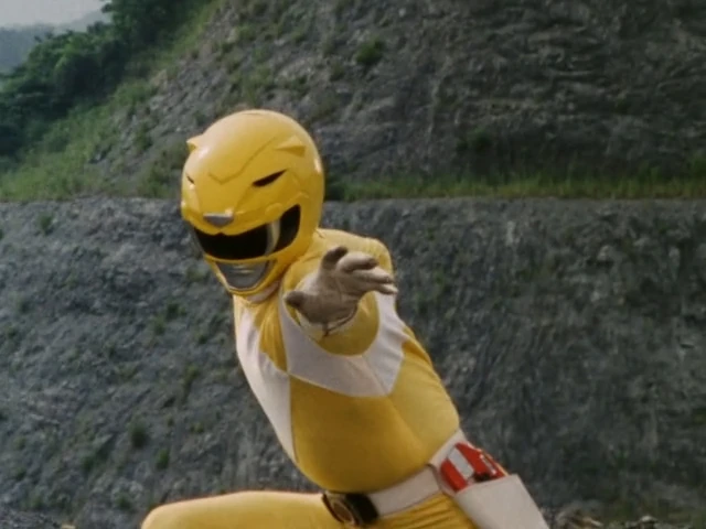 Mighty_Morphin_Yellow_Ranger_Pose.jpeg