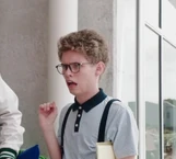 Monty (incarné par Caleb Bendit)