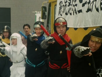 -G.U.I.S. H-S- Ninja Sentai Kakuranger 21 (5C3A97EB).mkv snapshot 04.42 -2013.07.04 06.19.38-