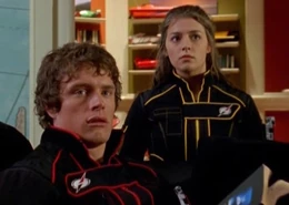 Mack mówi Ronny że odbiera ona grom zabawę.