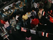 Zyurangers storm the hideout to inspect for a magic lamp