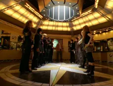 Adam i inni Rangersi poznają Overdrive Rangersów.