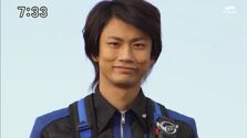 Ryuji Iwasaki Ranger bleu (Ryoma Baba)