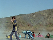 Hikaru approaches to protect the Ozu siblings and Snowgel