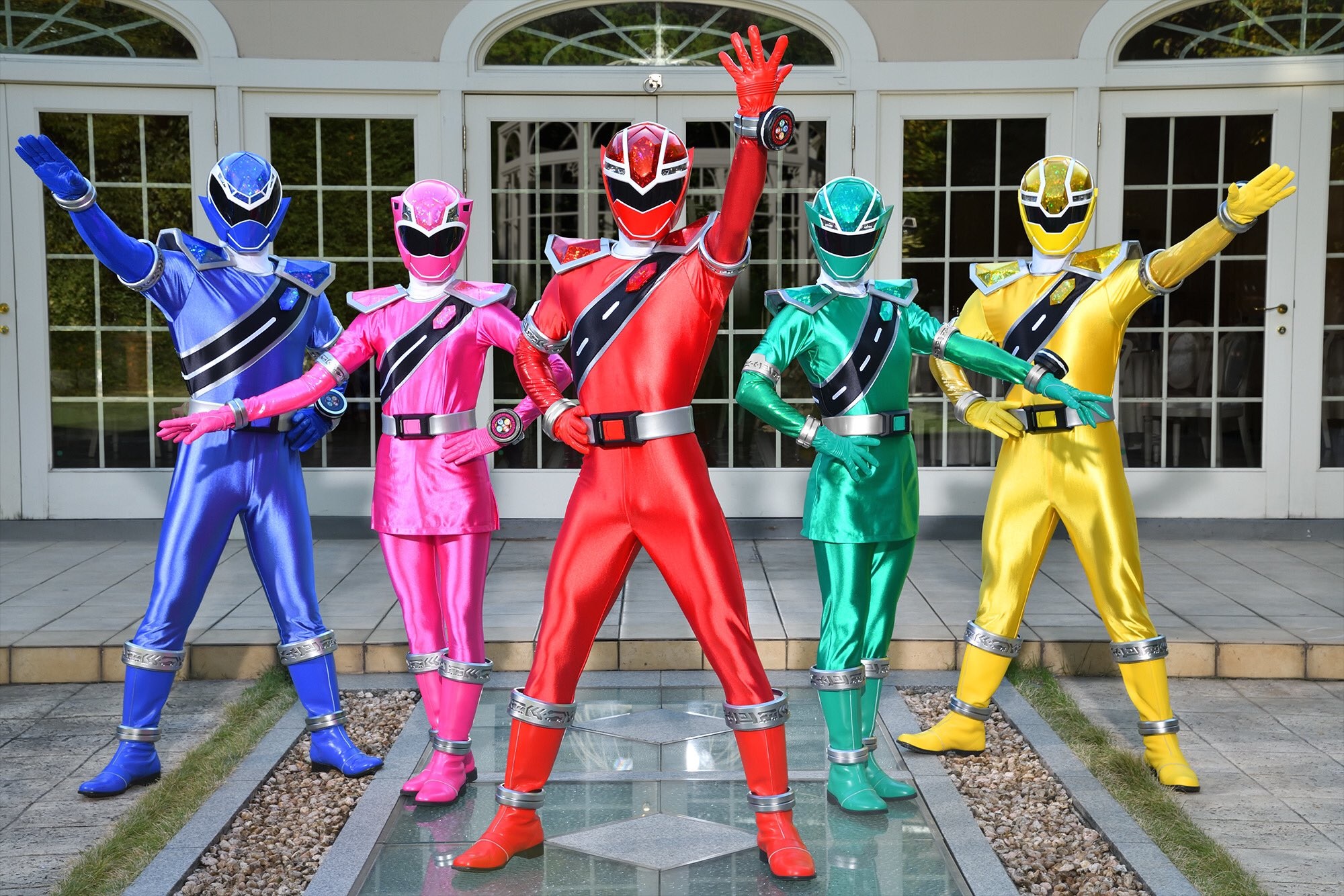 Power Rangers Mystic Jewels.