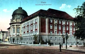 Budynek Komisji na pocztówce z epoki