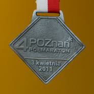 Awers medalu pamiątkowego 4 edycji półmaratonu.