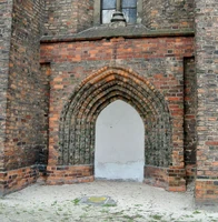 Kościół Bożego Ciała - odkryty oryginalny gotycki portal