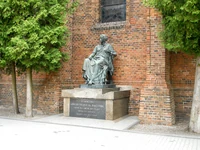 Pierwszy posąg Higiei -Konstancja na grobie męża w Zaniemyślu