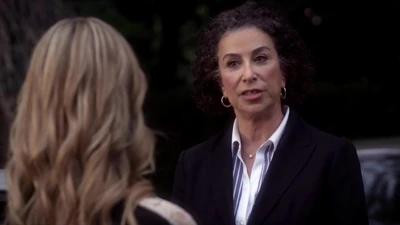 Dans Fuis, Ali, Fuis