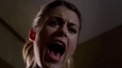 Dans Fuis, Ali, Fuis