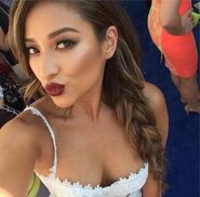 TCA14 Selfie Shay