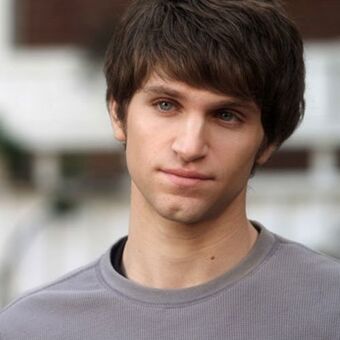 トビー キャバノー Pretty Little Liars Wiki Fandom トビー キャバノー Pretty Little Liars Wiki Fandom