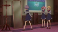 Chii trying to enter through the Aipri Club's mirror