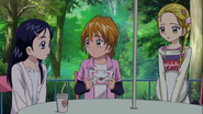 Hikari, Nagisa y Honoka reciben la invitación a la fiesta de Pretty Cure en New Stage 2