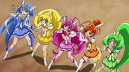 Las Smile Pretty Cure luchando.