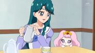 22. Minami agregando el te y luego el agua