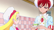 Akira ofrece té a Ciel