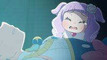 Ellee-chan starts to cry