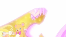 Mofurun holds hands with Miracle and Magical