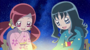 Tsubomi y Erika contentas por Naomi