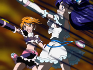 Las Pretty Cure lanzando el ataque contra el Rey Haaku